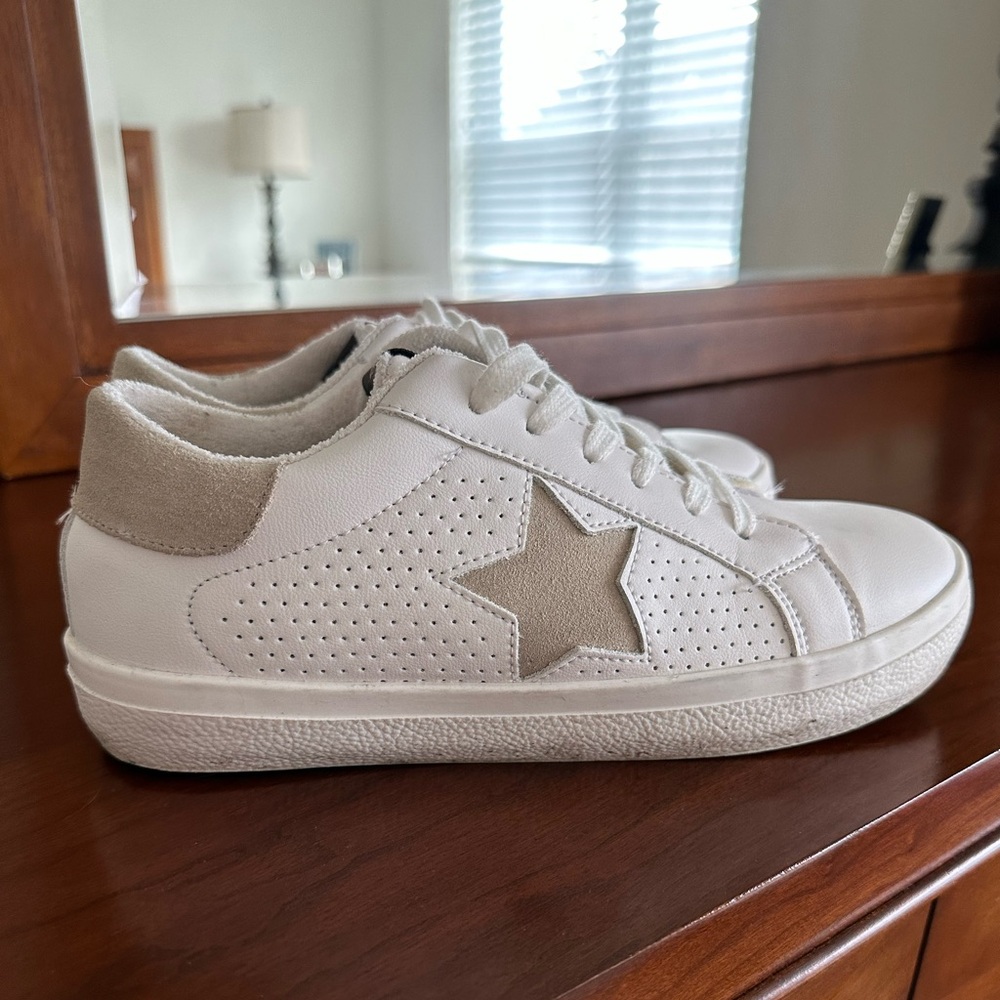 WORN 1x Steve Madden CUTE women’s sneakers Sz 7!